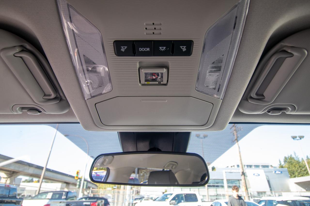 2025 Toyota RAV4 LE AWD Photo5