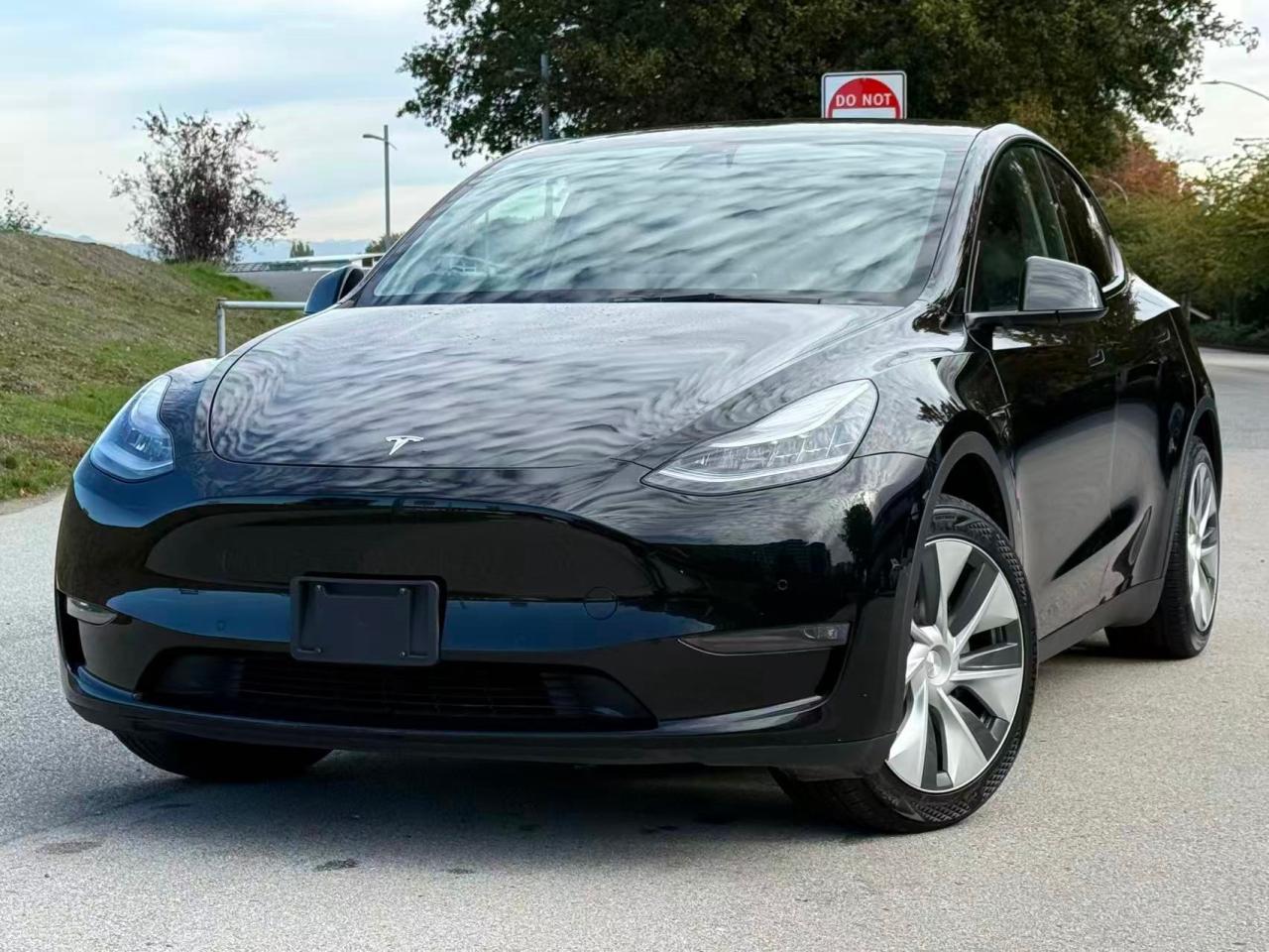 Used 2021 Tesla Model Y Standard Range/ NO ACCIDENT/ AUTO PILOT for sale in Richmond, BC