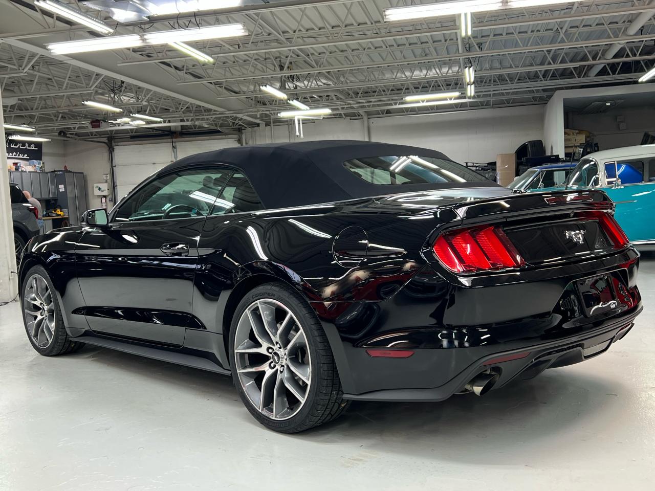 2016 Ford Mustang 2DR CONV ECOBOOST PREMIUM Photo