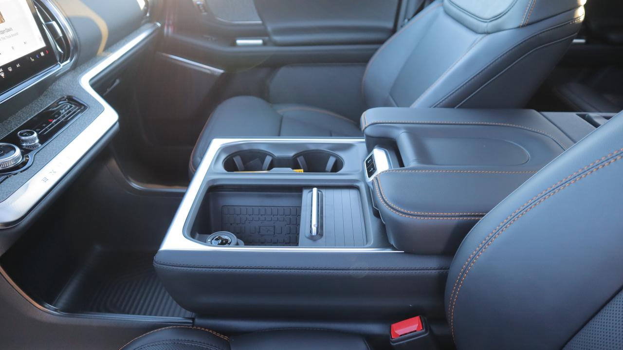 2025 Ford Expedition Tremor Photo5