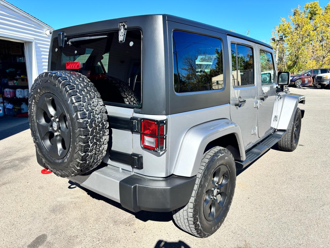2016 Jeep Wrangler Sahara Unlimited Photo