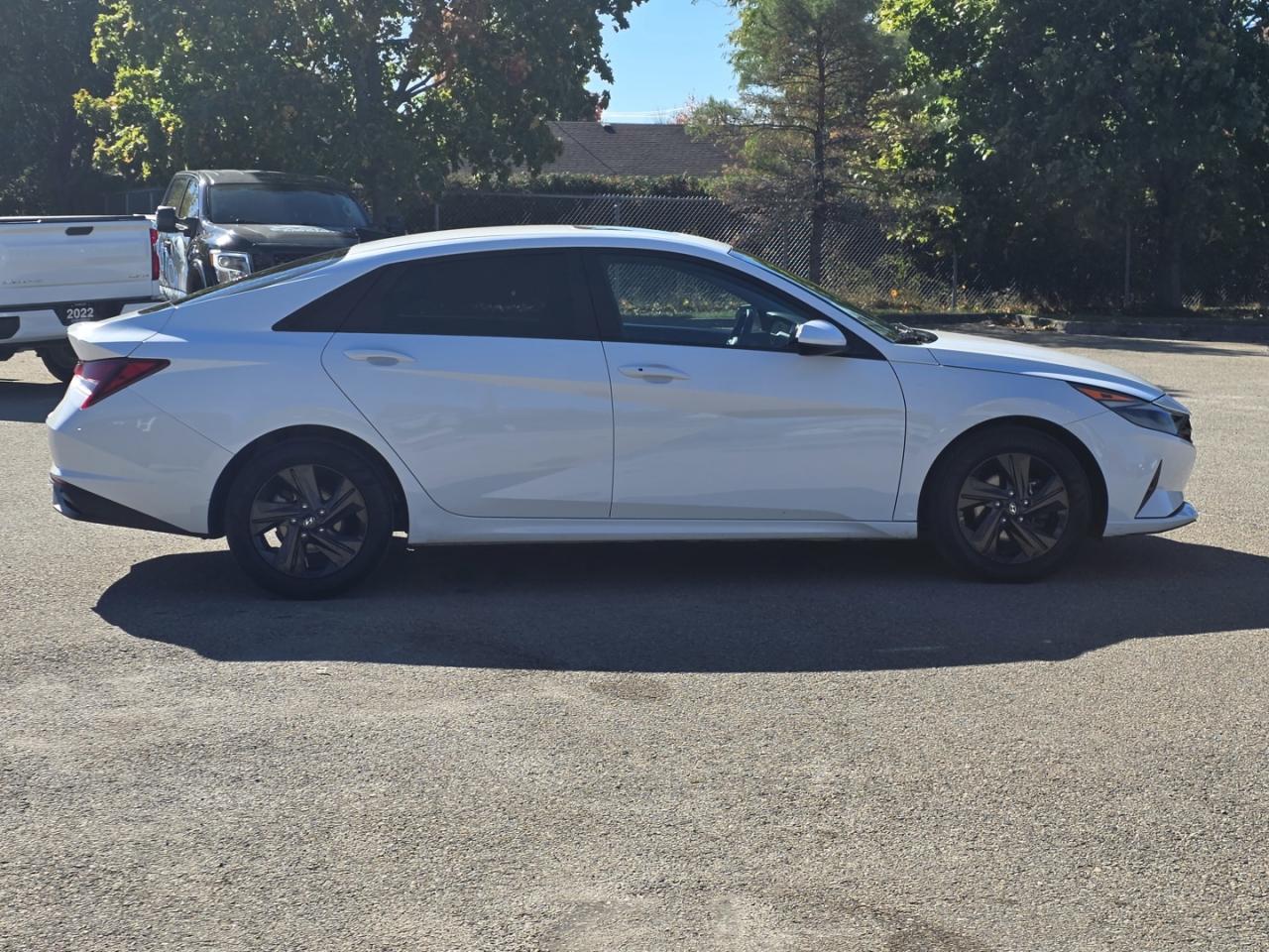 2023 Hyundai Elantra SEL Photo3