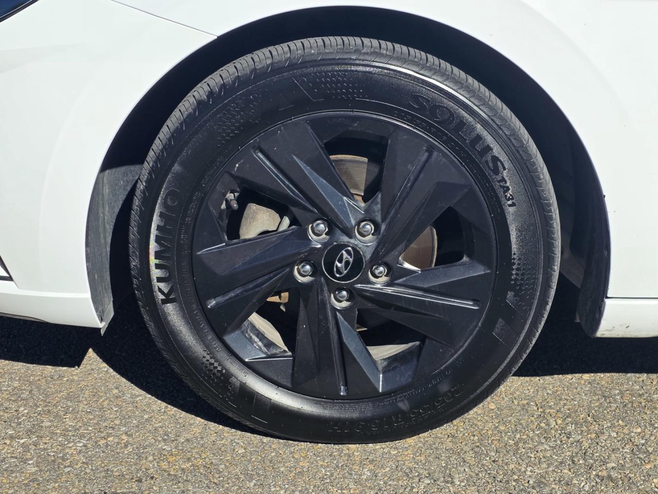 2023 Hyundai Elantra SEL Photo