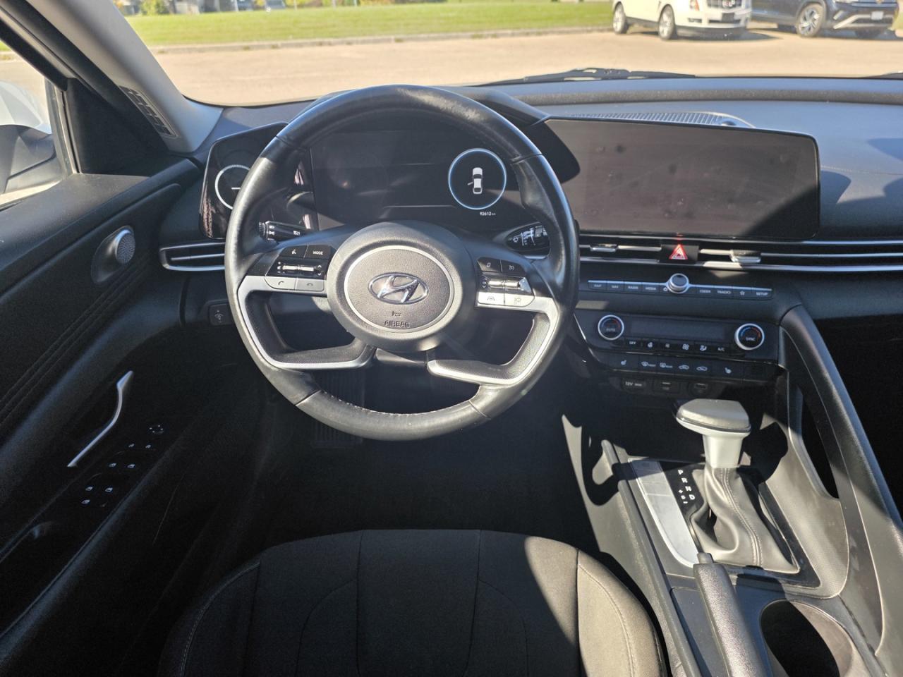 2023 Hyundai Elantra SEL Photo