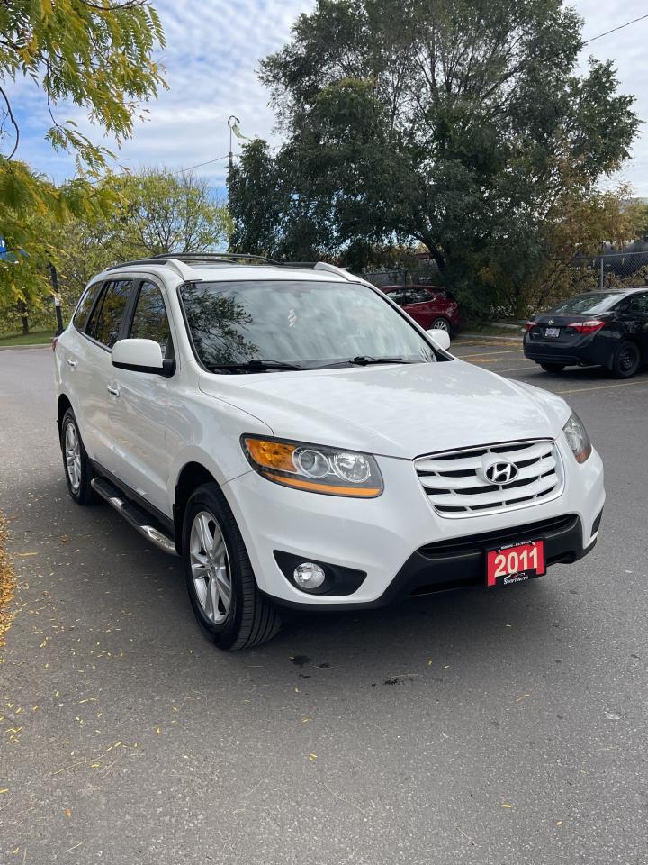 2011 Hyundai Santa Fe AWD   LIMITED   ONLY 147,000 KMS - Photo #5