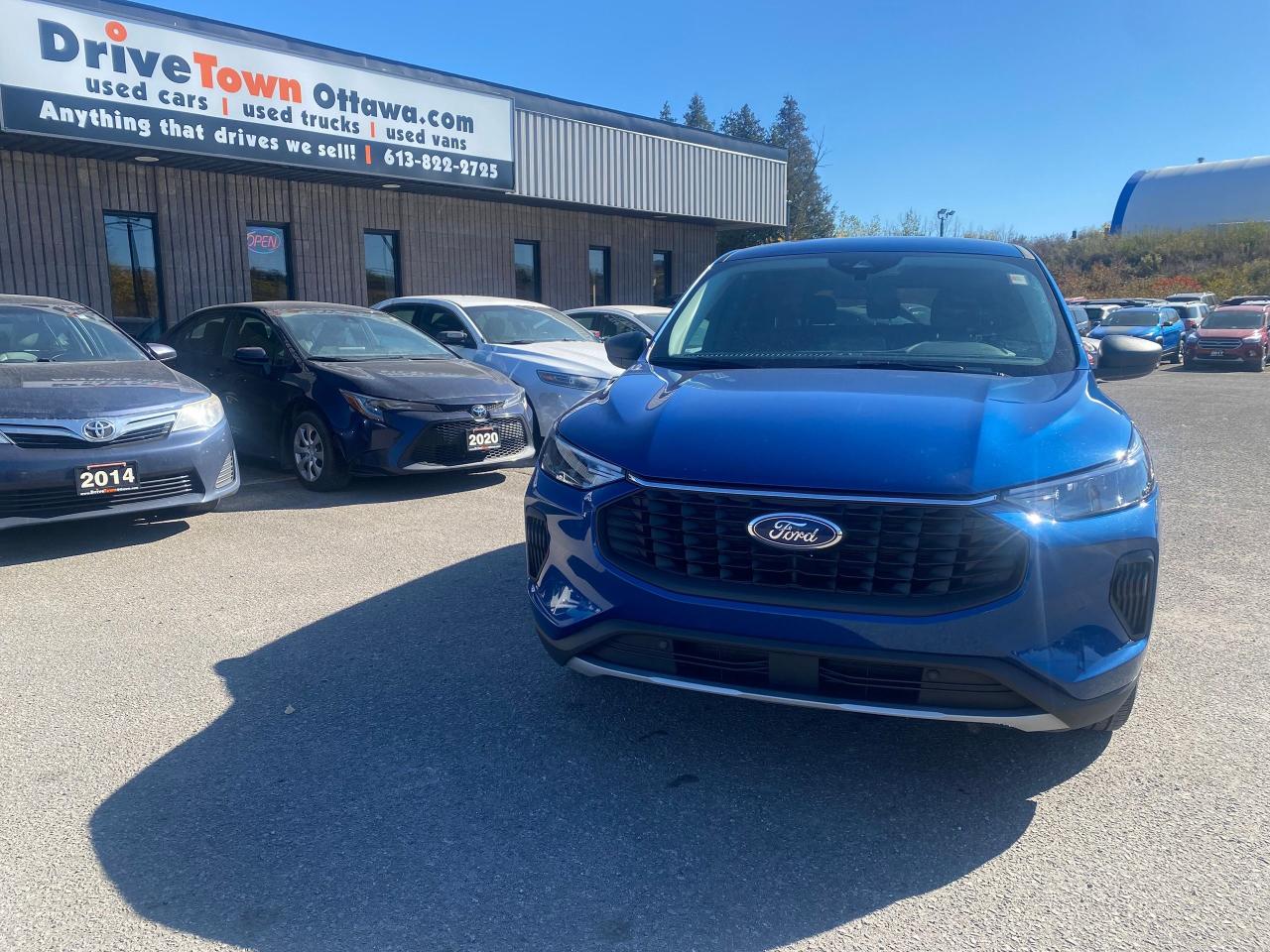 2023 Ford Escape Active - Photo #2