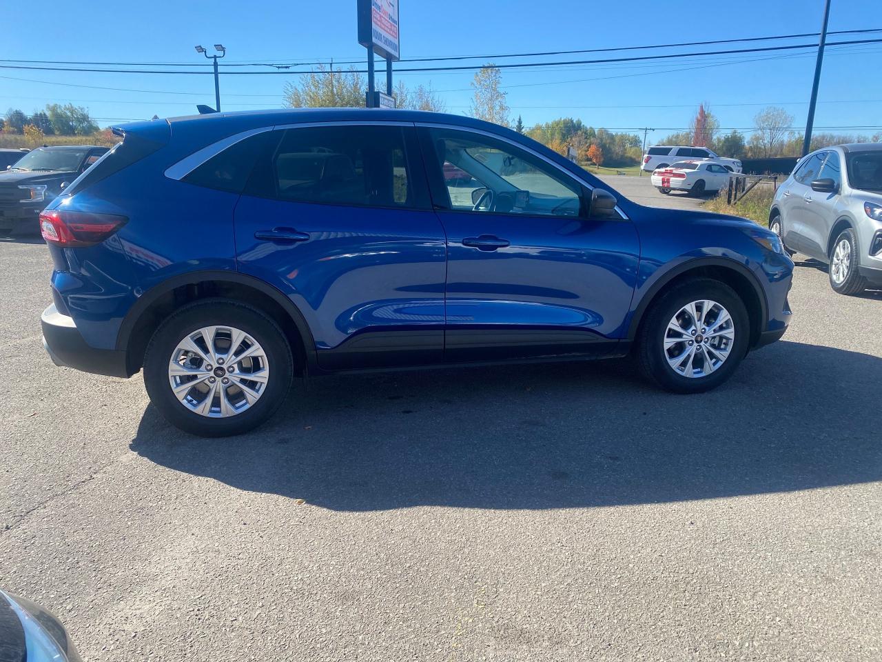 2023 Ford Escape Active - Photo #4