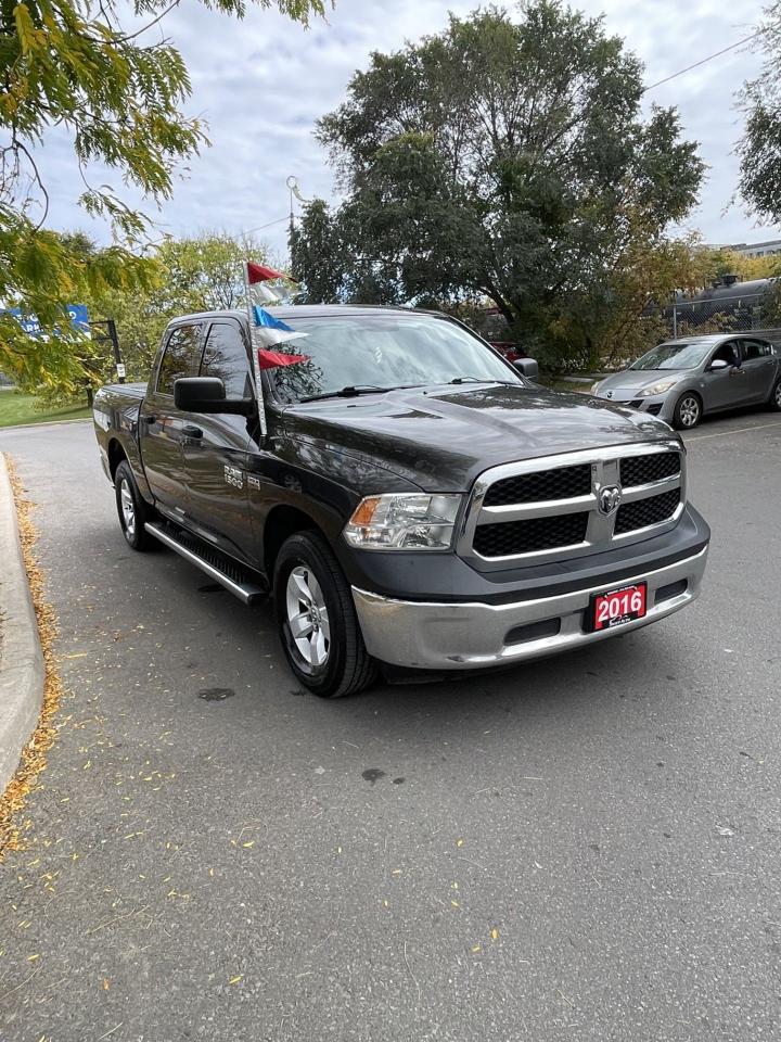 2016 RAM 1500 ST     4X4      CREW CAB - Photo #5