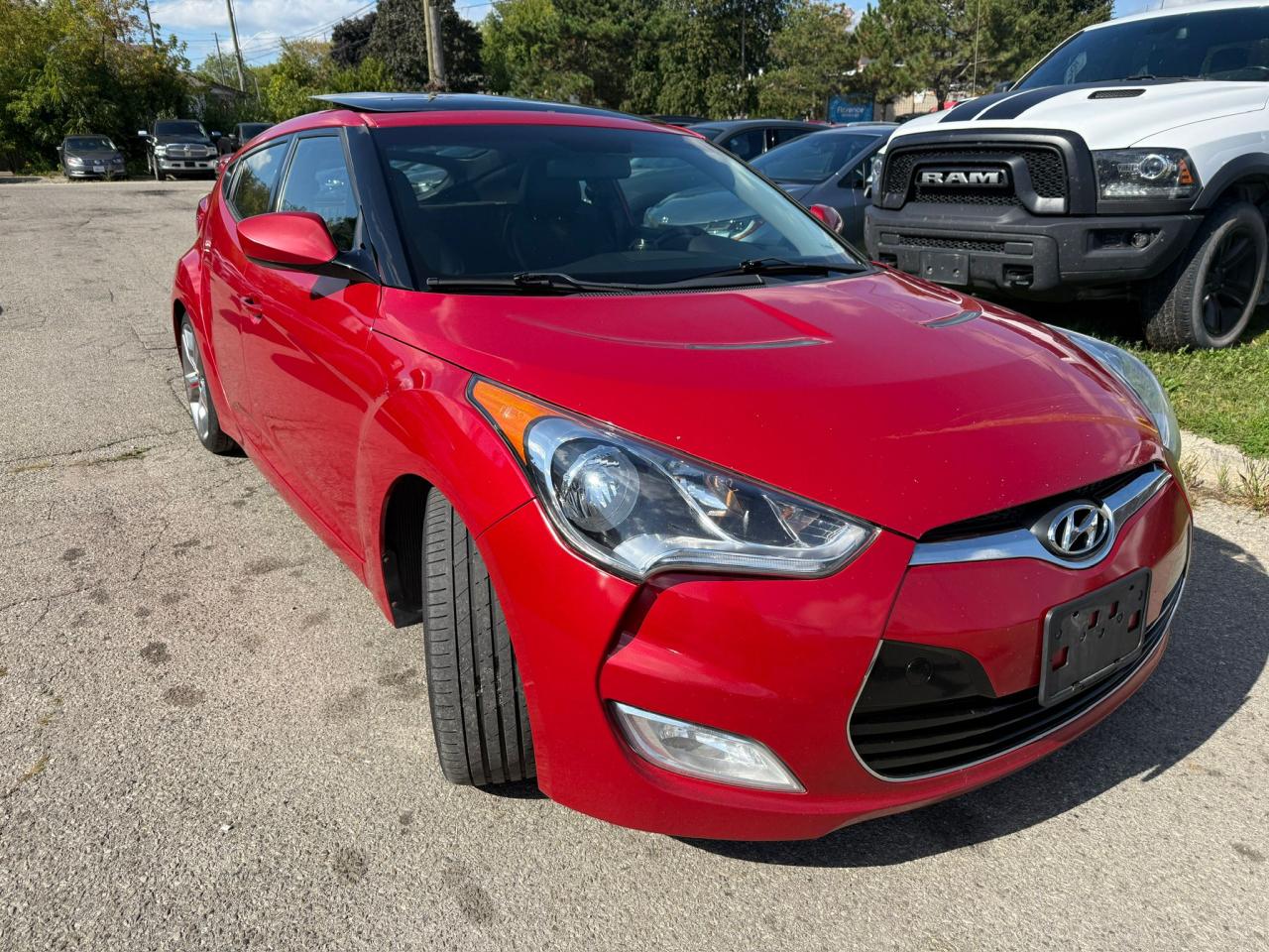 2013 Hyundai Veloster TECH / COUPE / REVERSE CAM / YOU SAFETY YOU SAVE - Photo #5