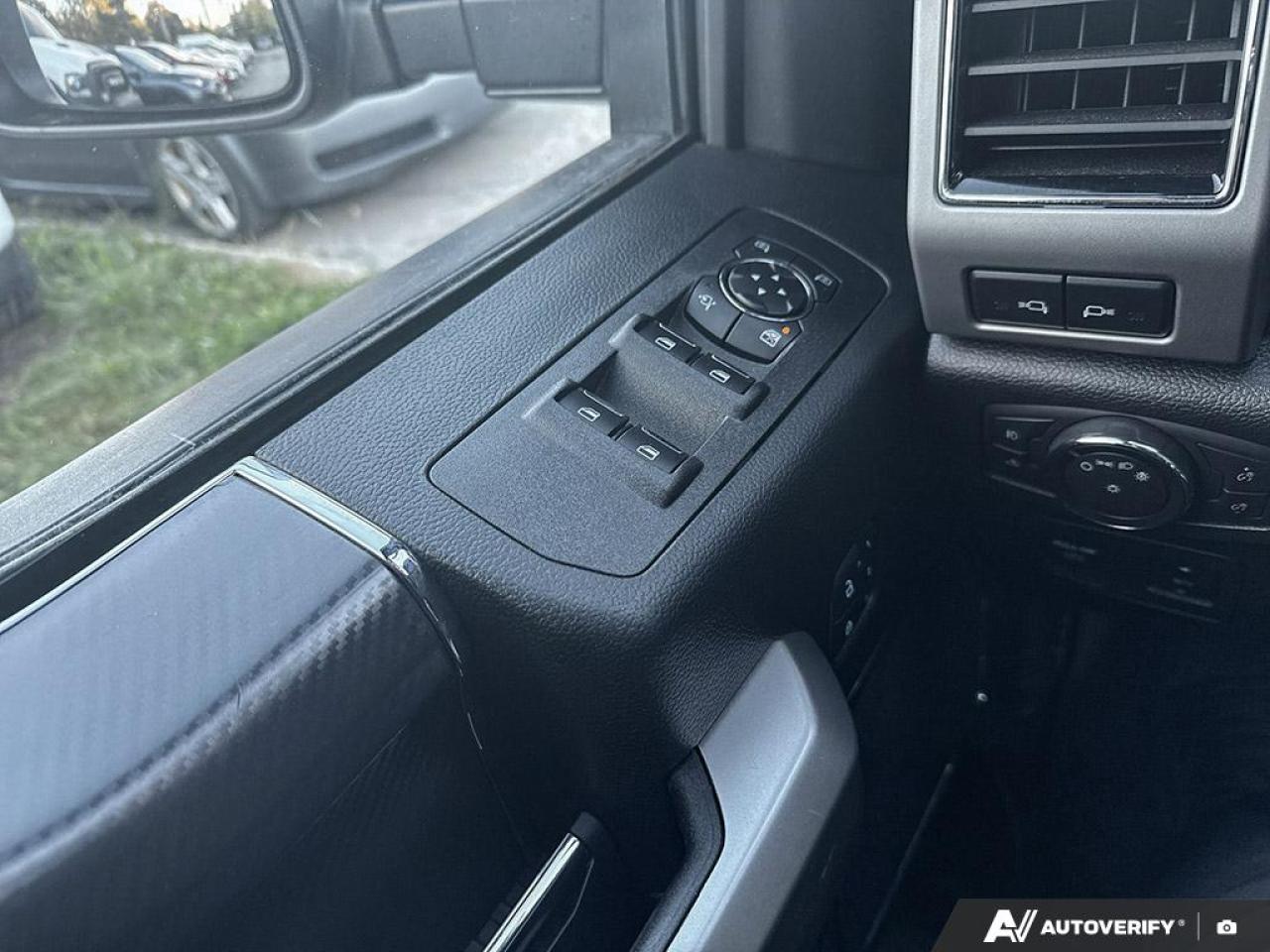 2020 Ford F-150 LARIAT / NO ACCIDENTS / LEATHER / NAV / PANO ROOF - Photo #15
