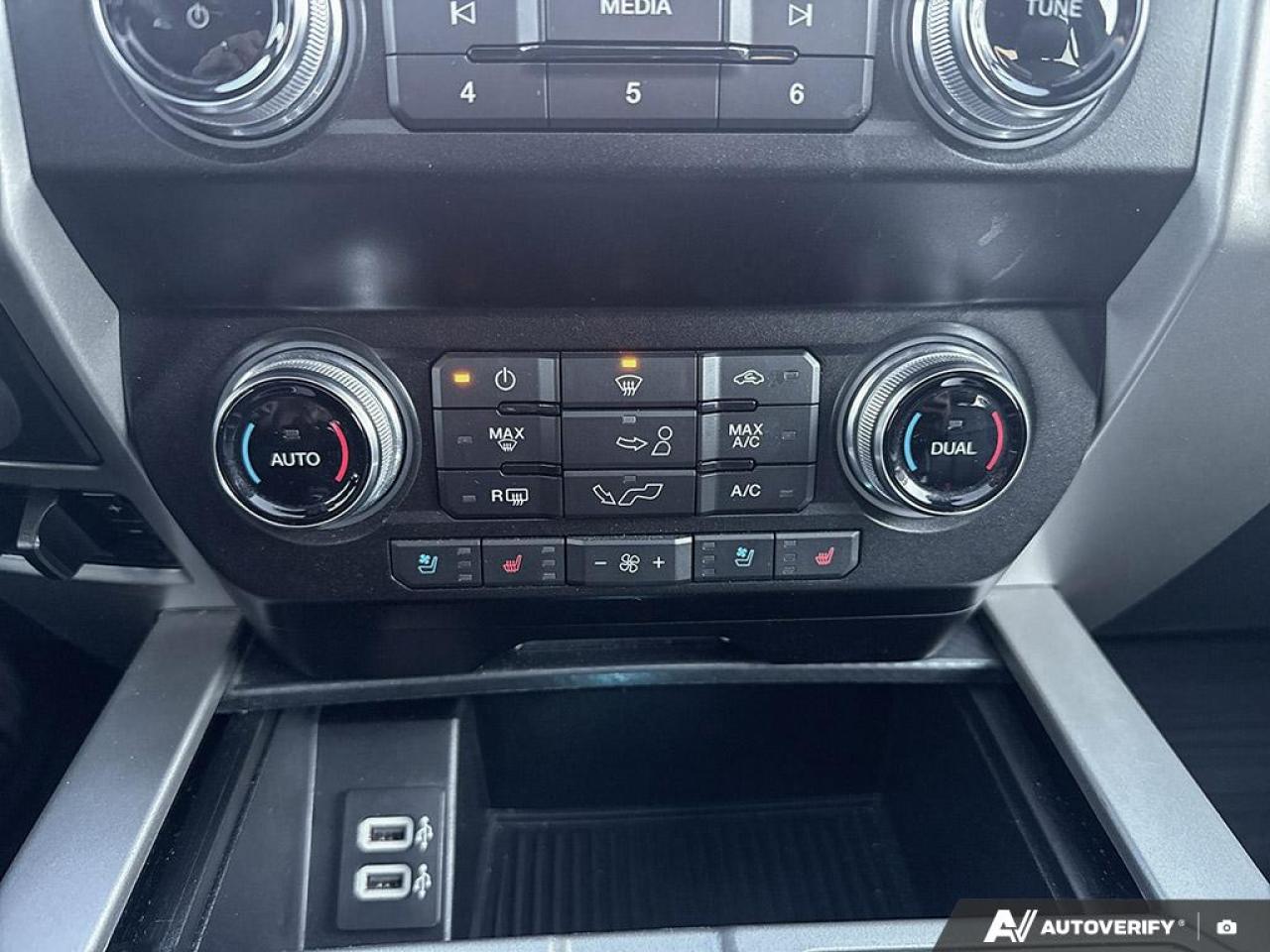 2020 Ford F-150 LARIAT / NO ACCIDENTS / LEATHER / NAV / PANO ROOF - Photo #20