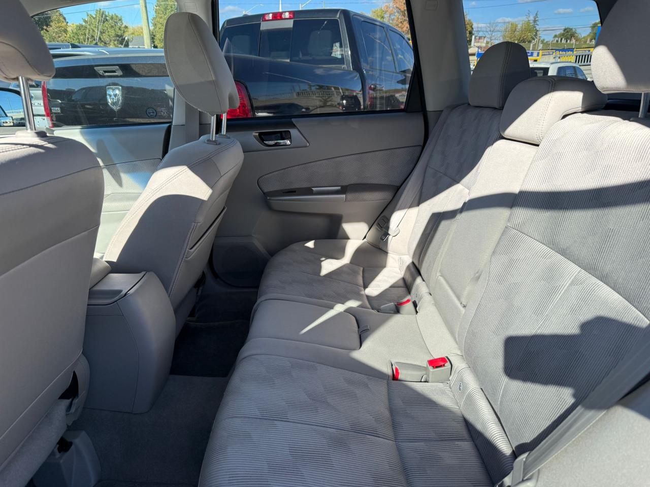 2009 Subaru Forester X w/PREMIUM PKG / AUTO / AC / YOU SAFETY YOU SAVE - Photo #5