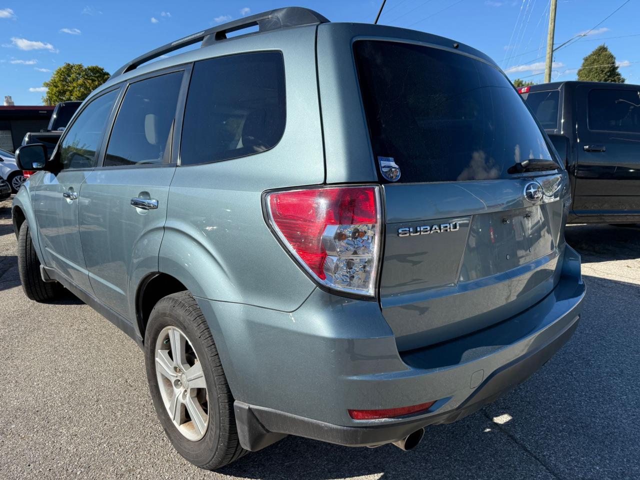 2009 Subaru Forester X w/PREMIUM PKG / AUTO / AC / YOU SAFETY YOU SAVE - Photo #2