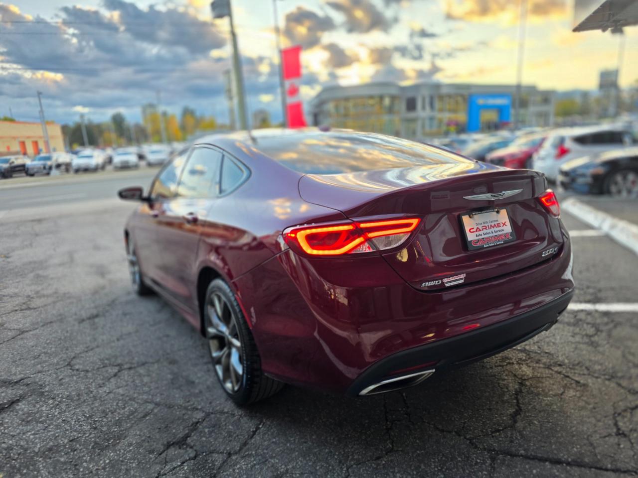 2015 Chrysler 200 V6 AWD | Sunroof | Alpine Sound | Heated Seats | Backup Camera Photo2