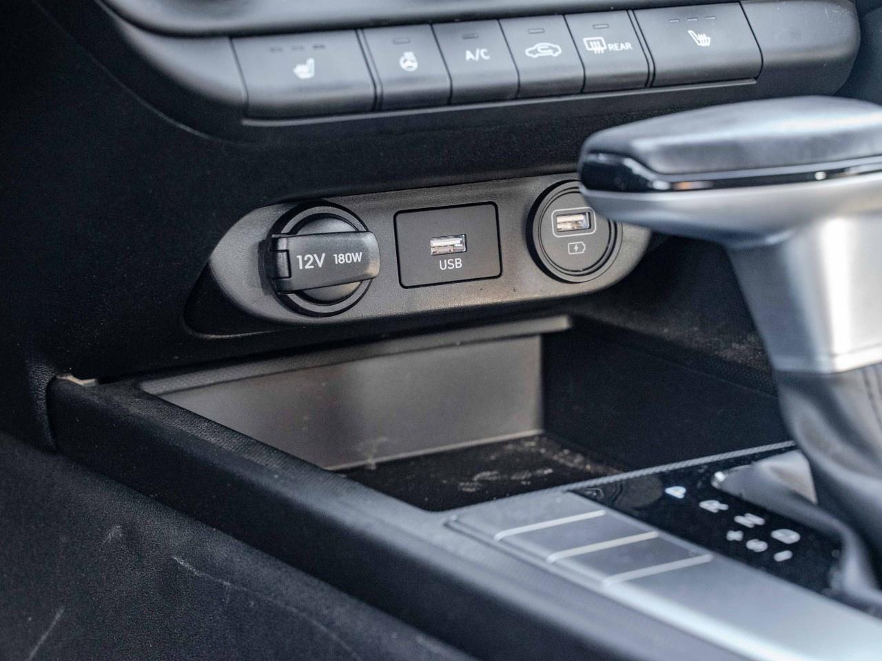 2022 Hyundai Elantra Preferred IVT Photo