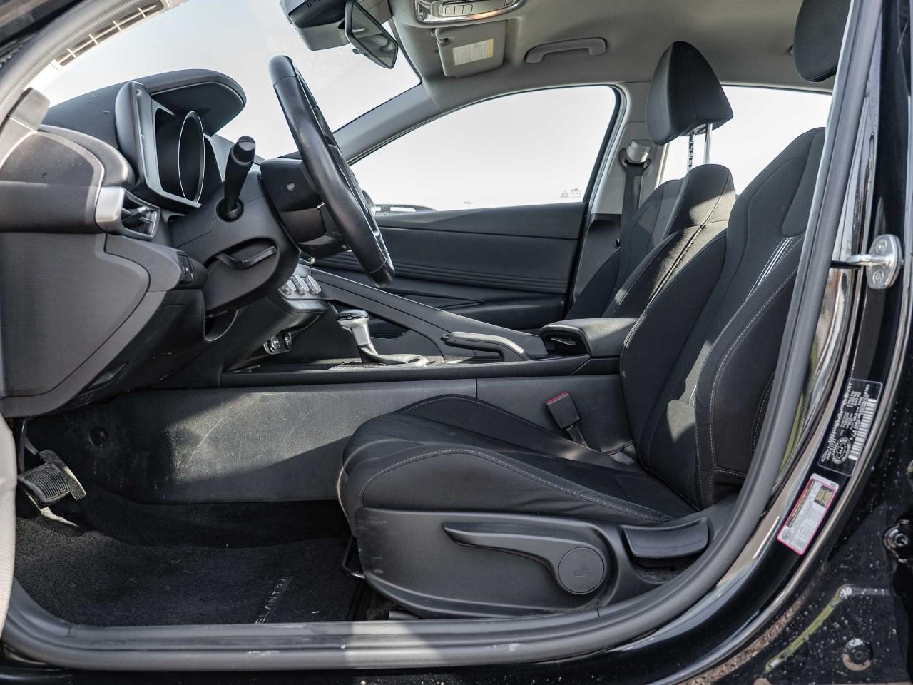 2022 Hyundai Elantra Preferred IVT Photo