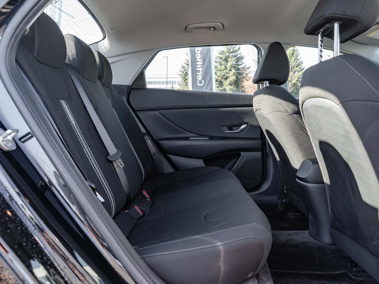 2022 Hyundai Elantra Preferred IVT Photo