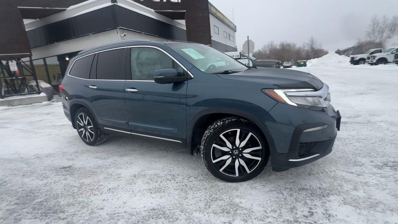 2021 Honda Pilot Touring 7P AWD, DVD PLAYER, 6 PASSENGER, MOONROOF, HEATED LEATHER SEATS, NAV, BACK UP CAM!! Photo