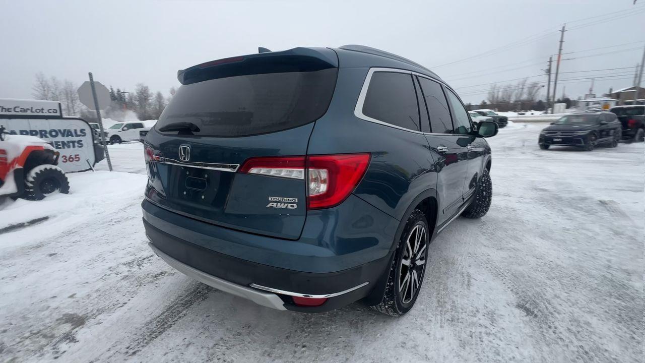 2021 Honda Pilot Touring 7P AWD, DVD PLAYER, 6 PASSENGER, MOONROOF, HEATED LEATHER SEATS, NAV, BACK UP CAM!! Photo