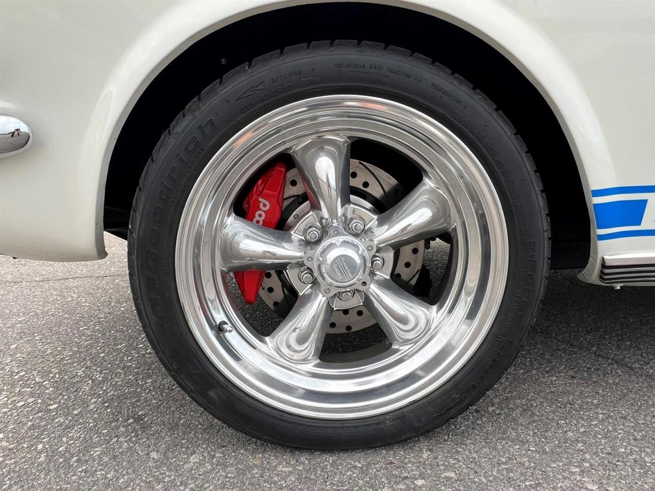 1965 Ford Mustang FASTBACK Photo