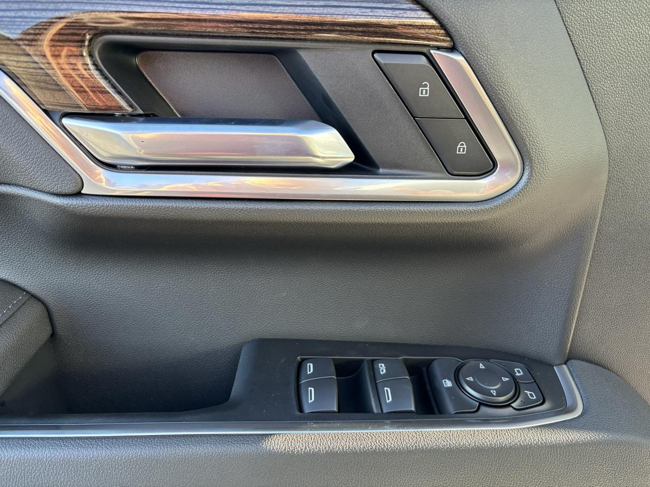 2026 Chevrolet Silverado 1500 2026 Chevrolet Silverado RST Crew Cab 4WD Photo