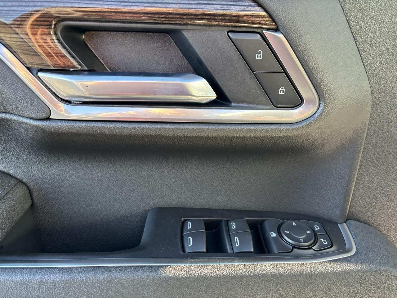 2026 Chevrolet Silverado 1500 2026 Chevrolet Silverado RST Crew Cab 4WD Photo