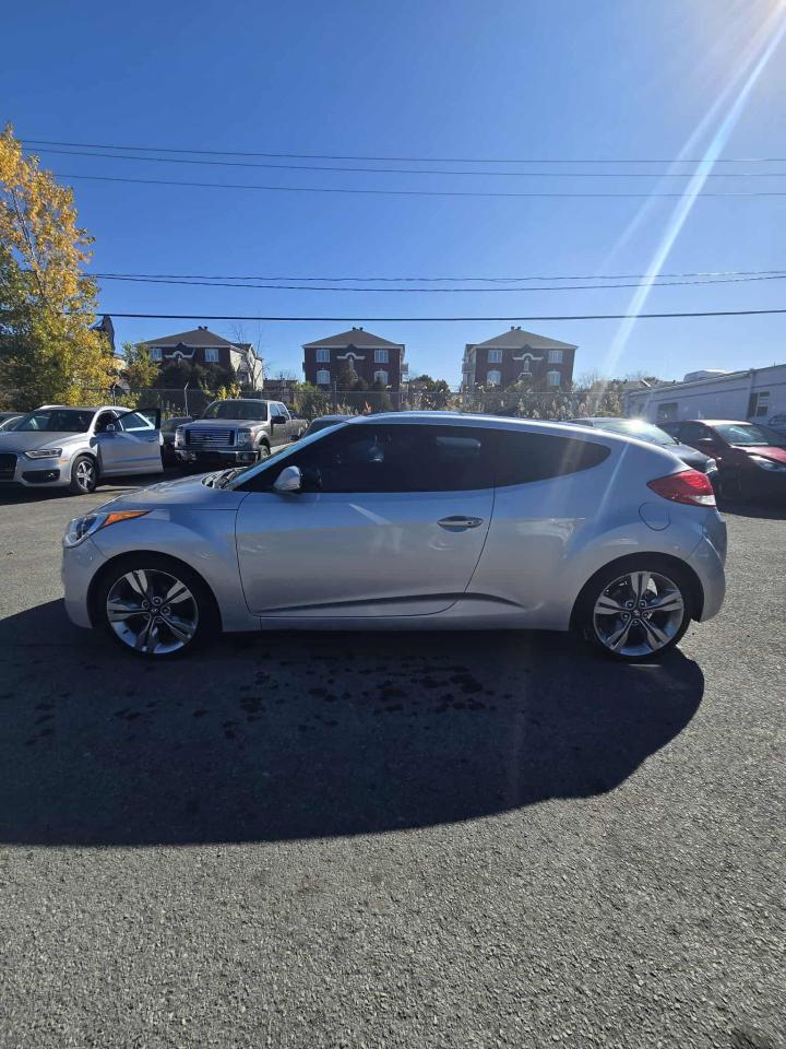 2014 Hyundai Veloster w/Tech - Photo #4