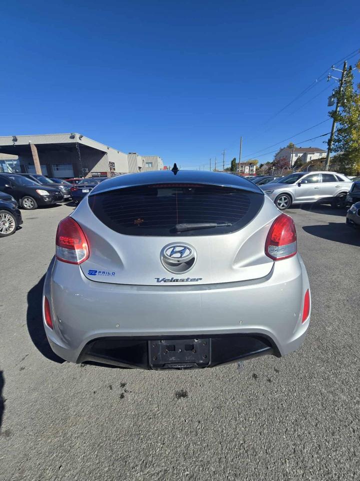 2014 Hyundai Veloster w/Tech - Photo #5