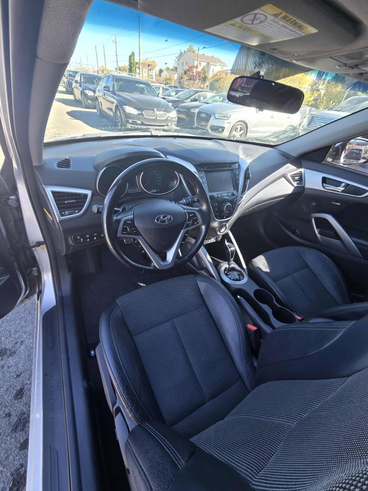 2014 Hyundai Veloster w/Tech - Photo #6