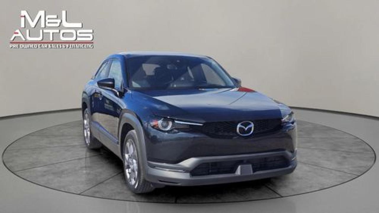 2022 Mazda MX-3 0 Premium Photo4