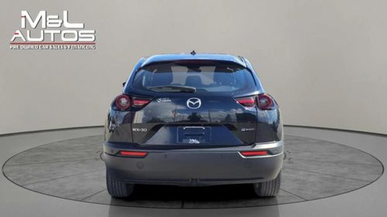 2022 Mazda MX-3 0 Premium - Photo #8