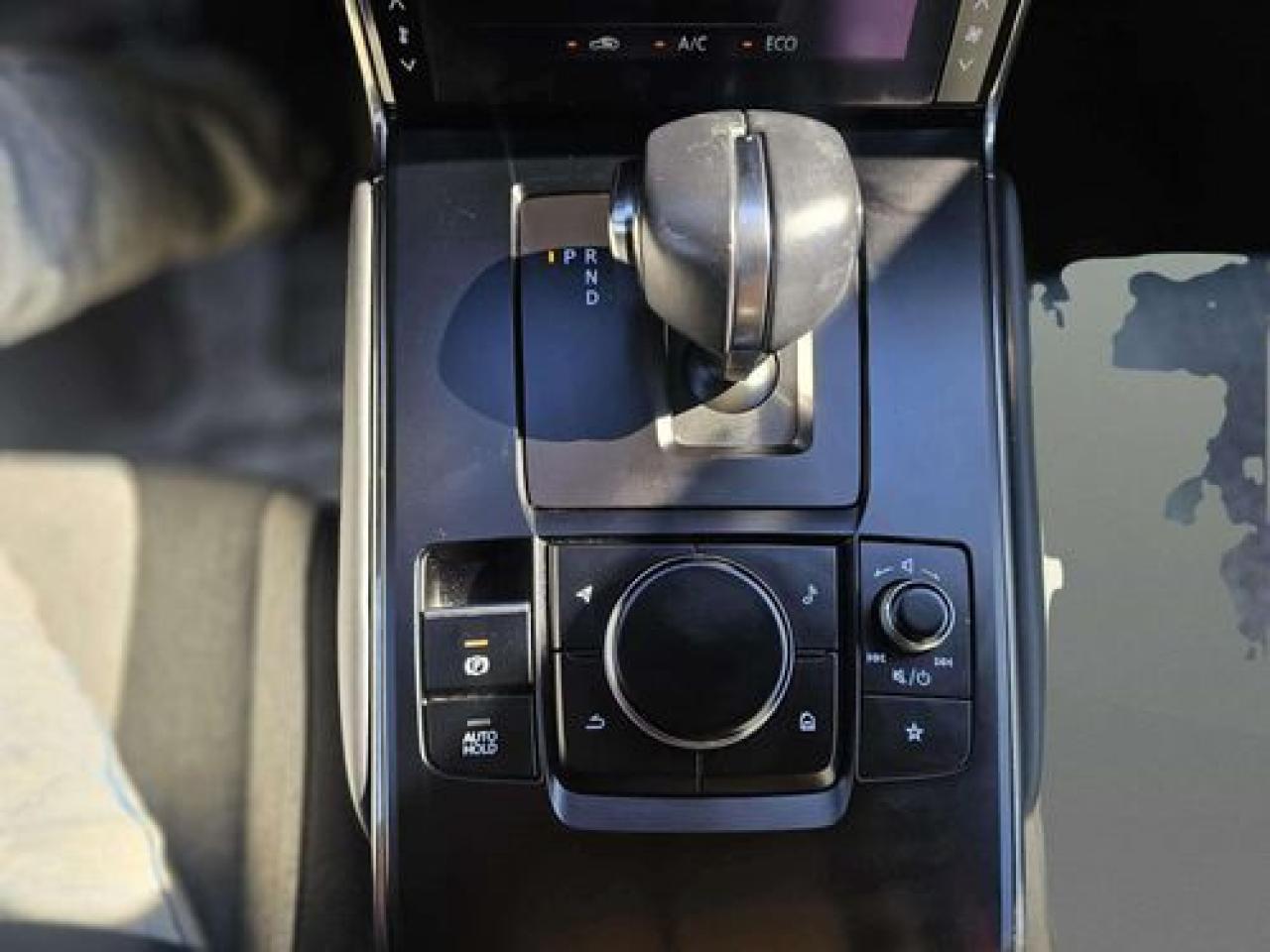 2022 Mazda MX-3 0 Premium - Photo #18