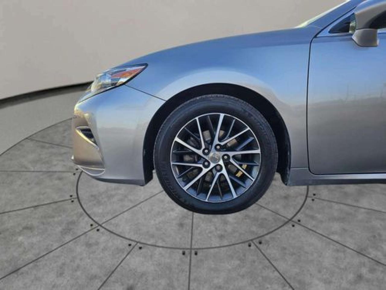 2017 Lexus ES 350 - Photo #3