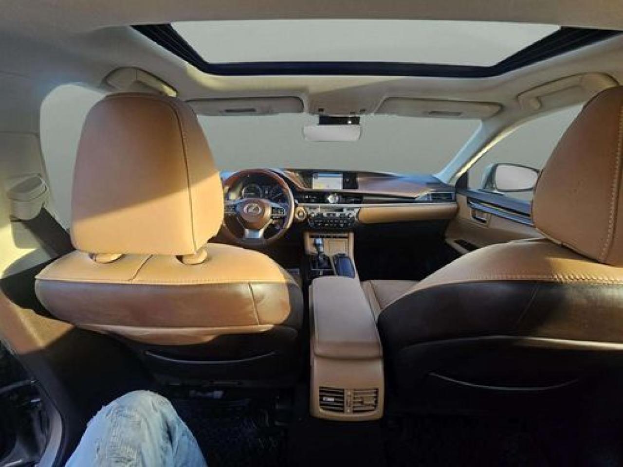 2017 Lexus ES 350 - Photo #22