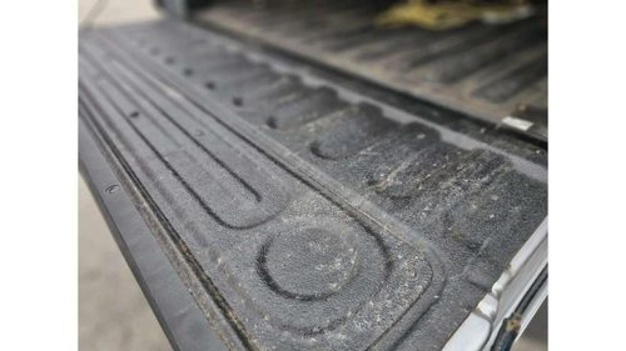 2020 RAM 1500 Classic TRADESMAN Photo2