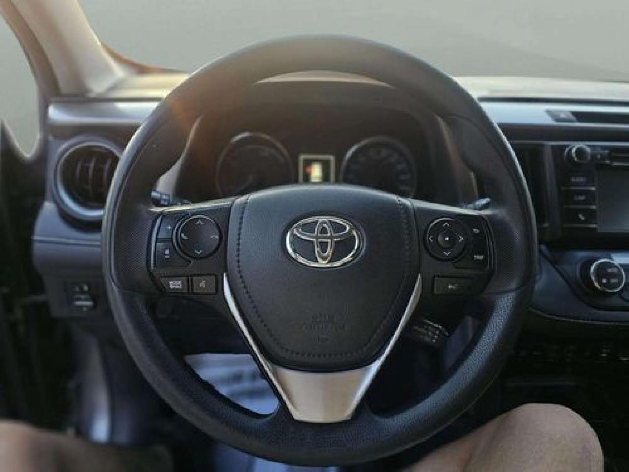 2017 Toyota RAV4 XLE - Photo #13