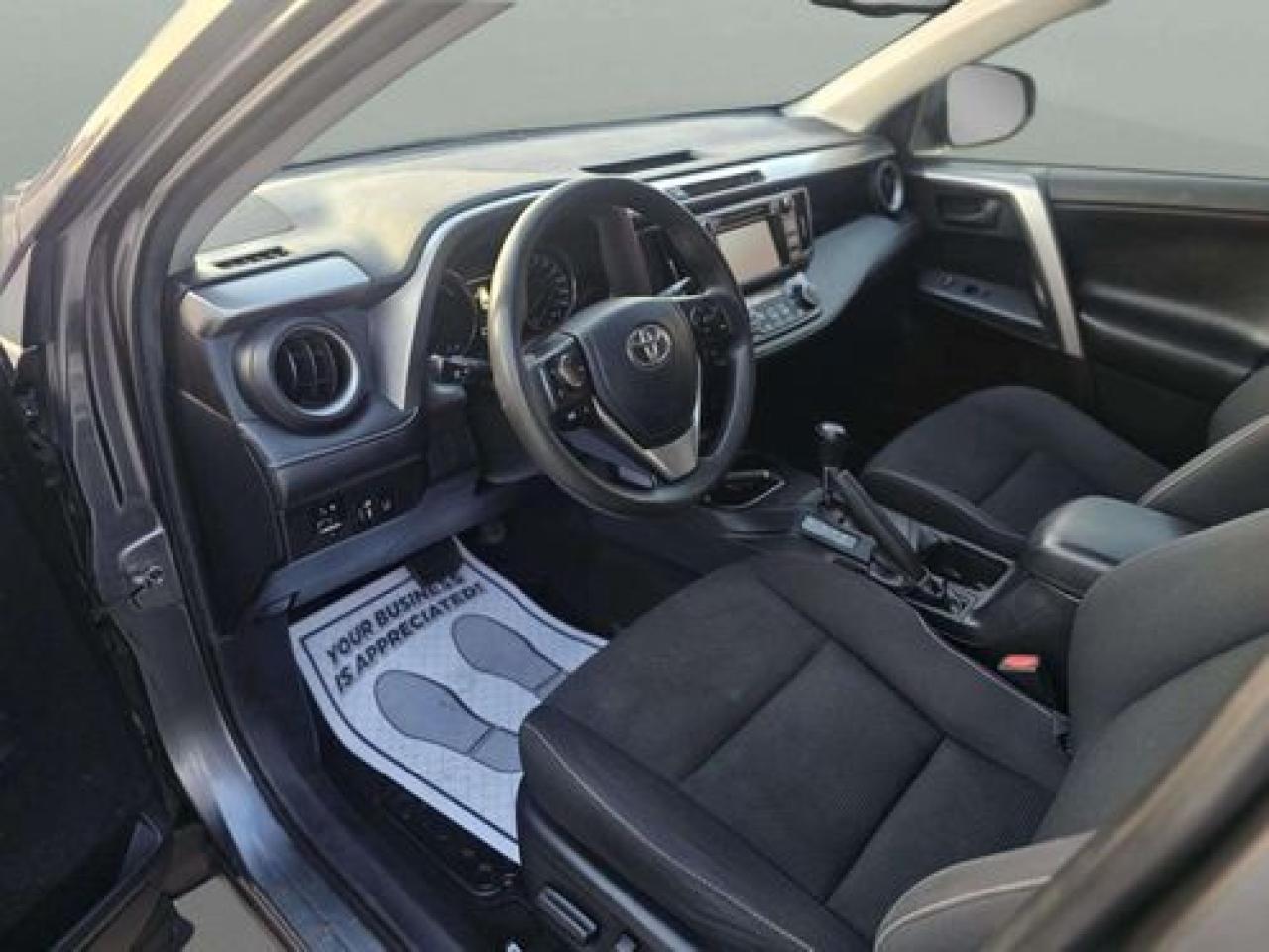 2017 Toyota RAV4 XLE - Photo #12
