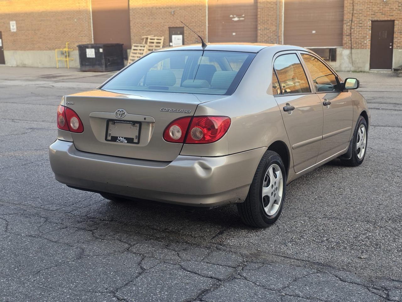 2005 Toyota Corolla CE Photo4