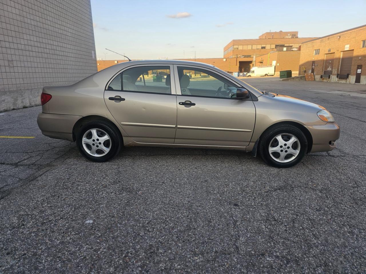 2005 Toyota Corolla CE - Photo #4