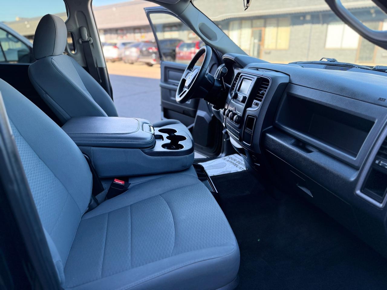 2017 RAM 1500 4WD Crew Cab 140.5" Express *Ltd Avail* - Photo #14