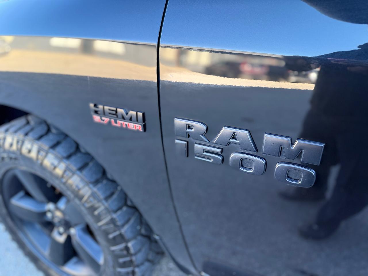 2017 RAM 1500 4WD Crew Cab 140.5" Express *Ltd Avail* - Photo #10