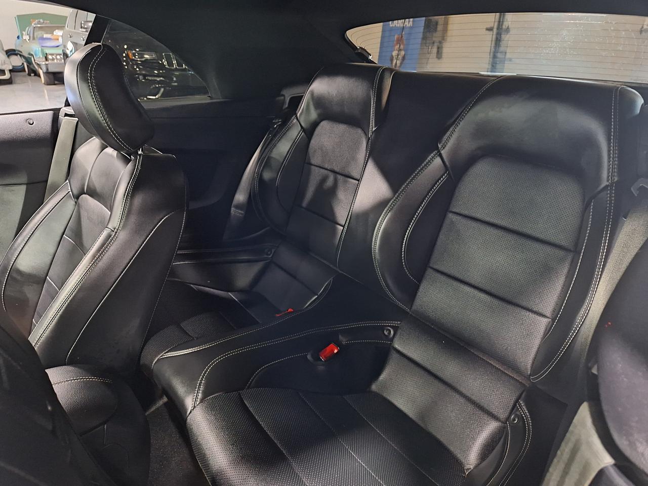 2019 Ford Mustang Convertible - Photo #16