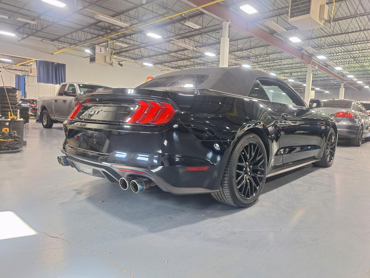 2019 Ford Mustang Convertible - Photo #5