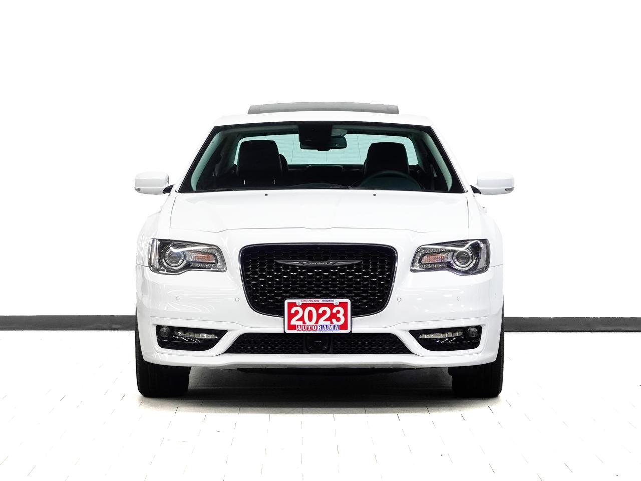 2023 Chrysler 300 TOURING L | AWD | Nav | Leather | Pano roof | BSM