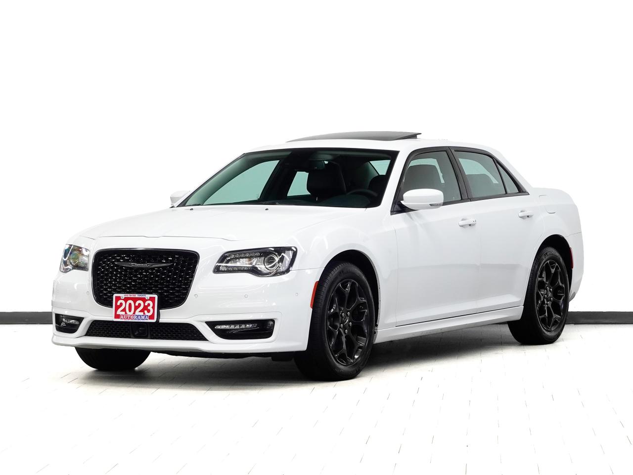 2023 Chrysler 300 TOURING L | AWD | Nav | Leather | Pano roof | BSM