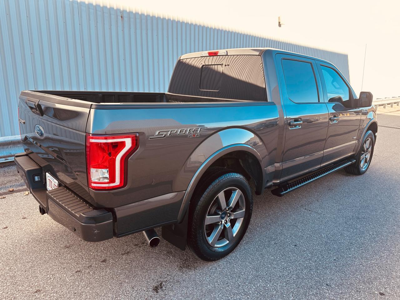 2016 Ford F-150 XLT SPORT SUPER CREW Photo4