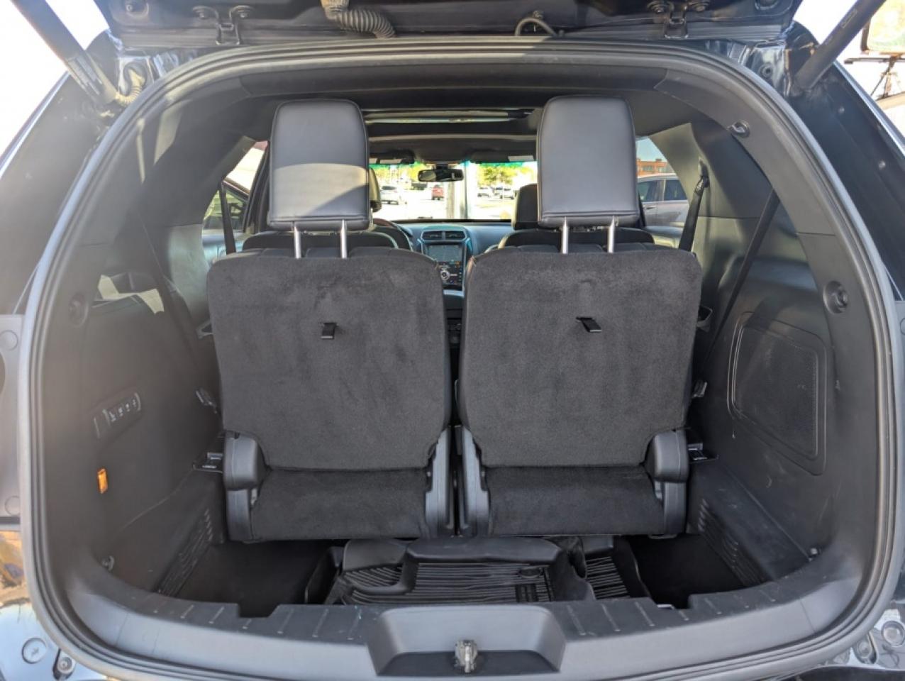 2017 Ford Explorer PLATINUM * NAVI * PANO ROOF * LANE DEPARTURE * BLI - Photo #21