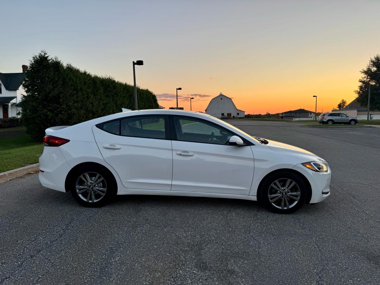 2018 Hyundai Elantra SE / No Accidents / Certified - Photo #8