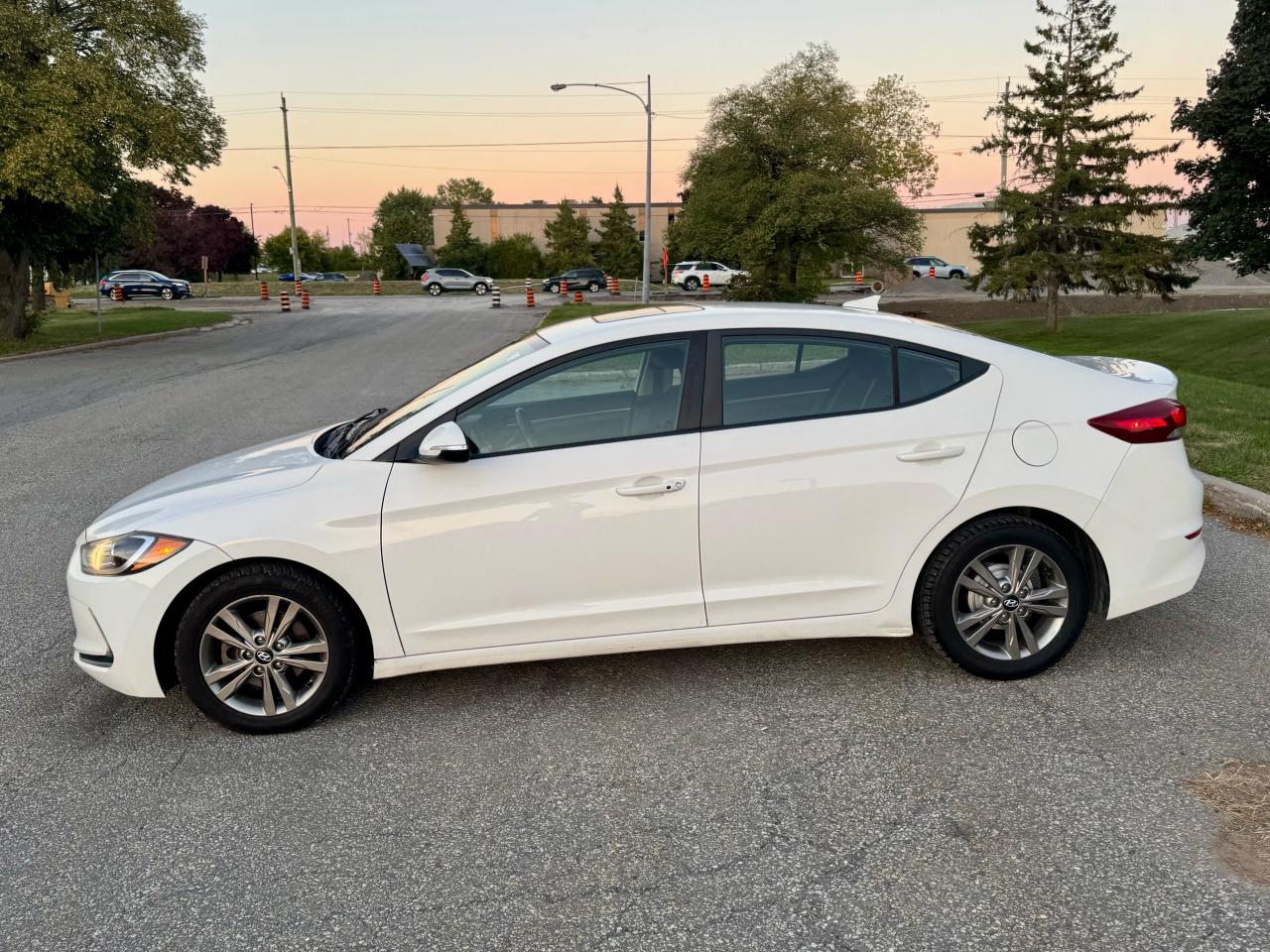 2018 Hyundai Elantra SE / No Accidents / Certified - Photo #12