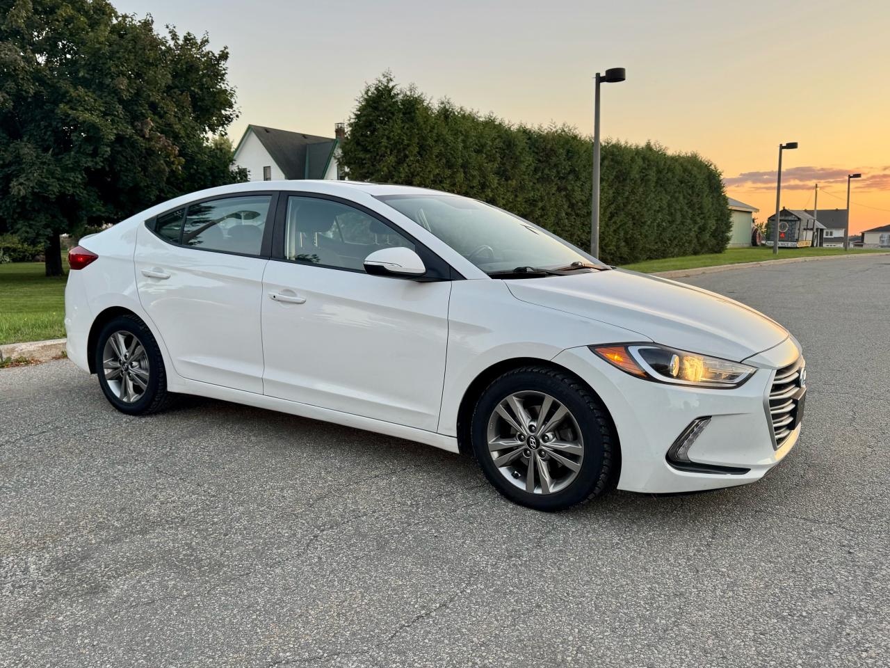 2018 Hyundai Elantra SE / No Accidents / Certified - Photo #4